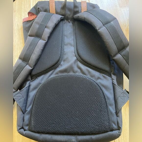 HERSCHEL Little America Backpack - Great Condition - Picture 2 of 6